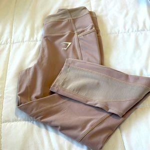 GYMSHSHARK- almost new,  every day ankle jogger w/pockets & mesh waist& ankle